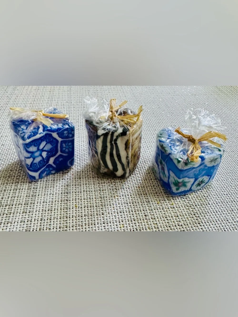 Elegant miniature candles. A set of three candles. Thanks to their unique design